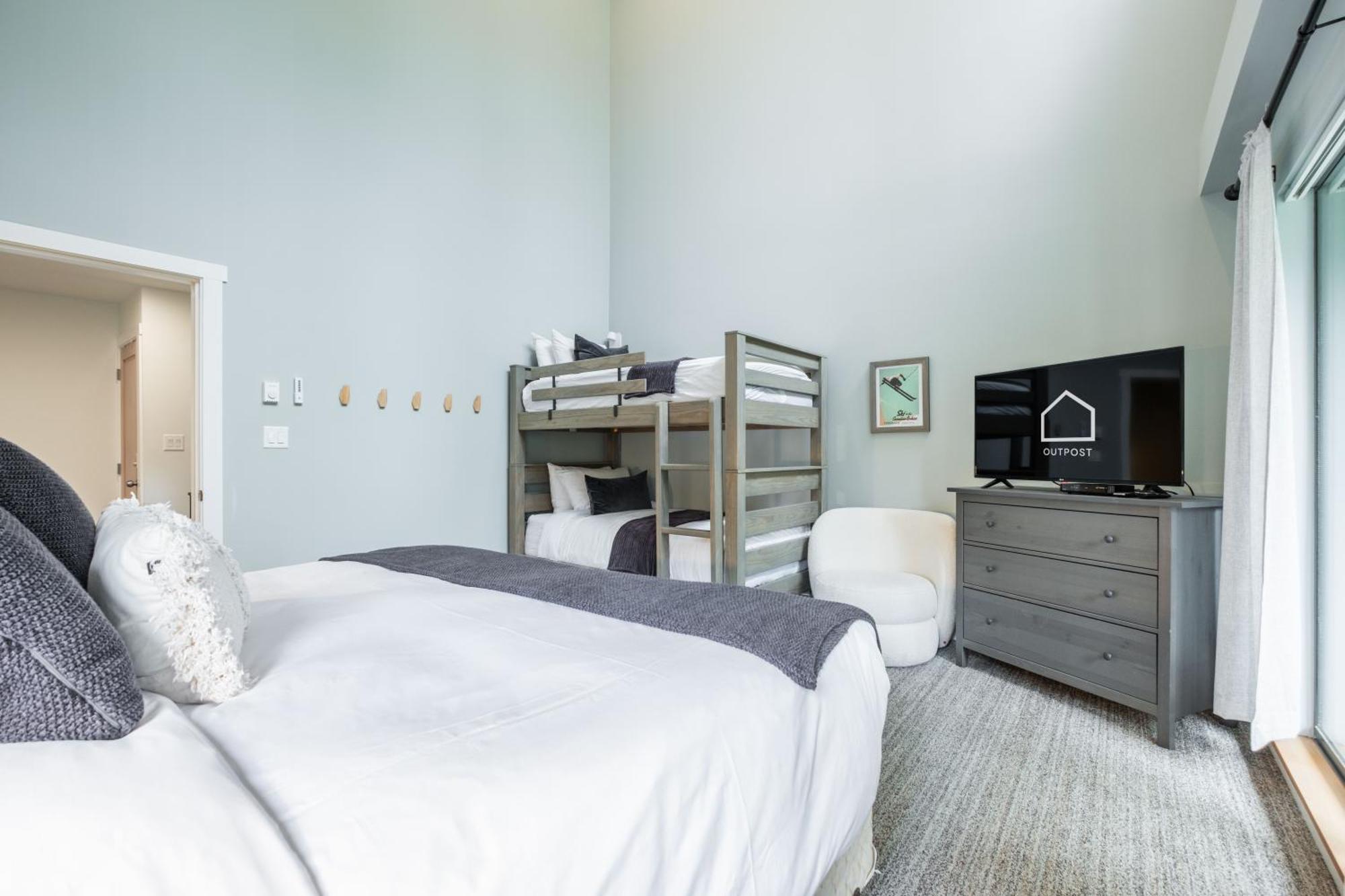 Greyhawk By Outpost Whistler Villa ภายนอก รูปภาพ