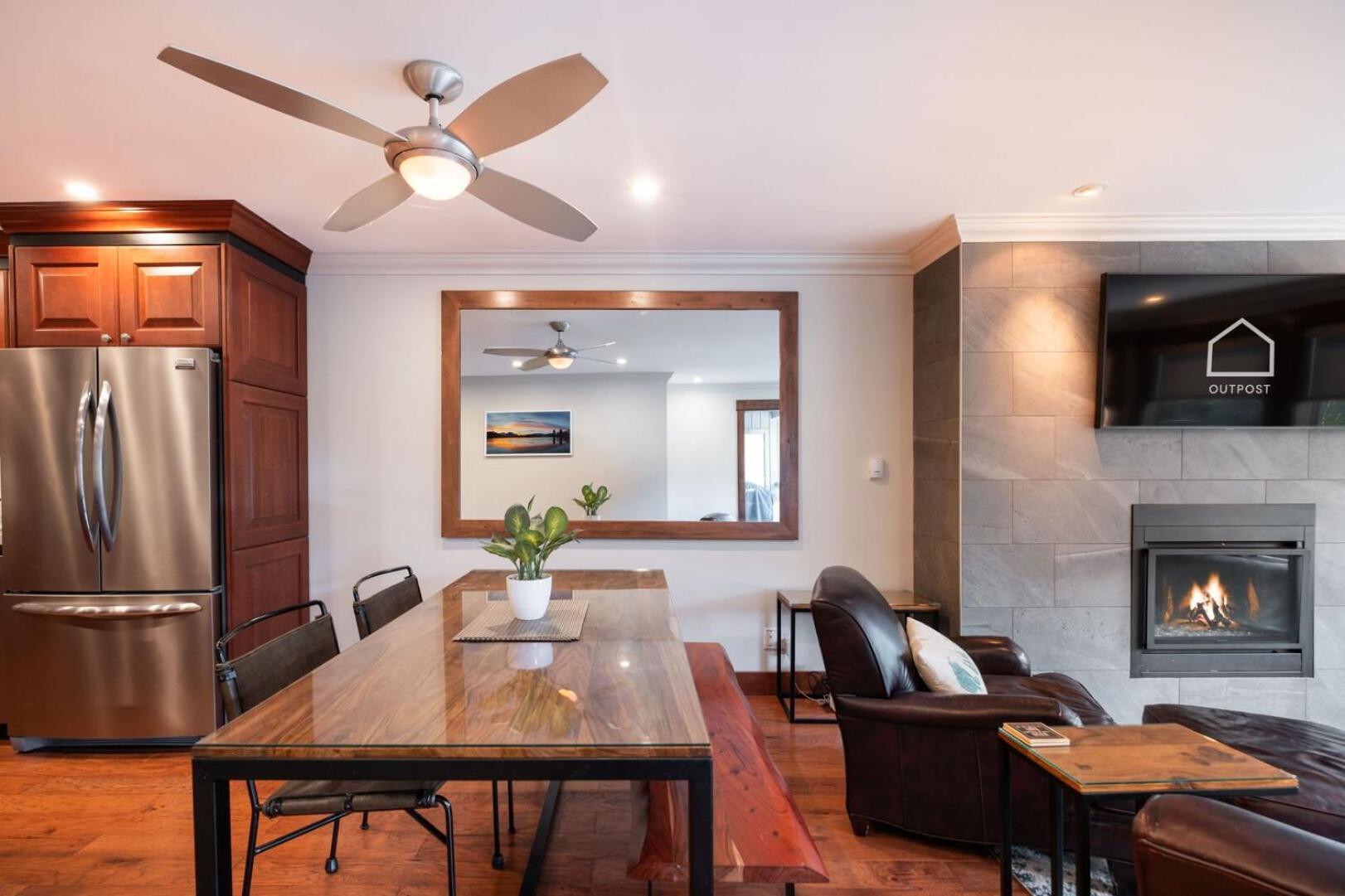 Greyhawk By Outpost Whistler Villa ภายนอก รูปภาพ